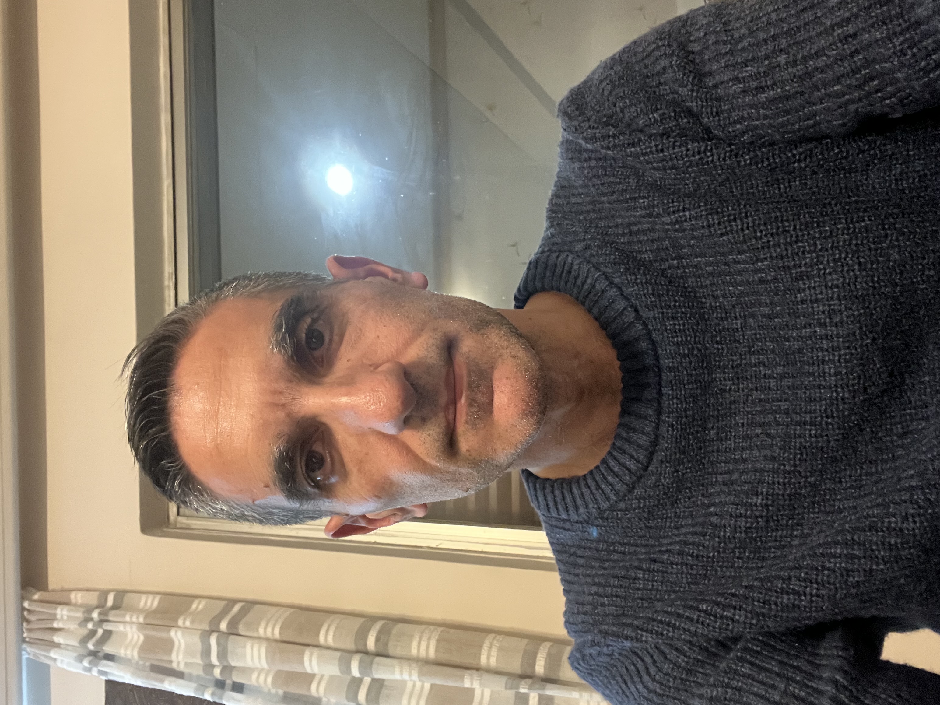 Meet Manos, a Greek single in Glyka Nera, Greece | Greek Connection