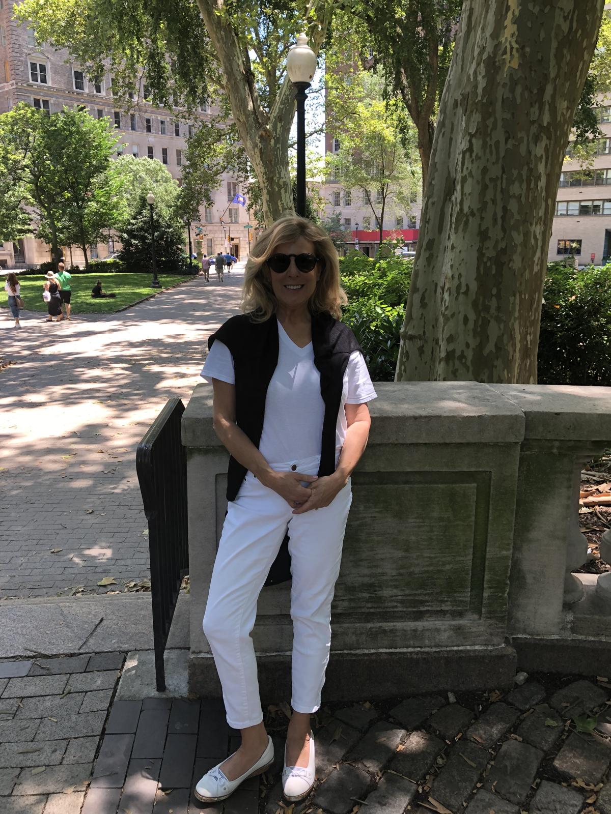 Rhonda, Greek single in Las Vegas, United States - Greek Connection
